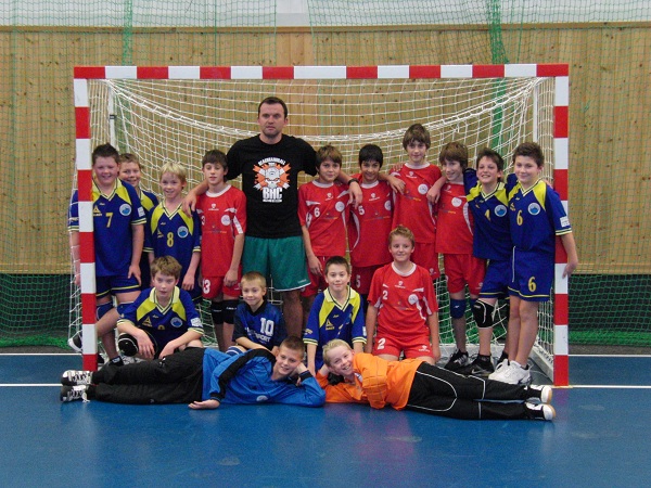 MLADŠÍ ŽÁCI: Áčko po podzimu druhé v kraji, béčko po boji na chvostu tabulky