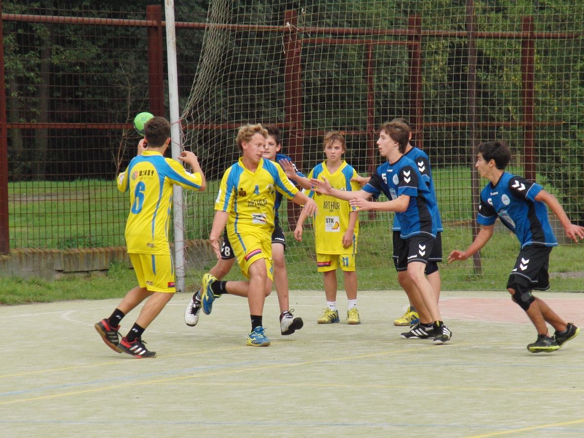 Starší žáci na turnaji v Úvalech bez ztráty bodu - fotka 4