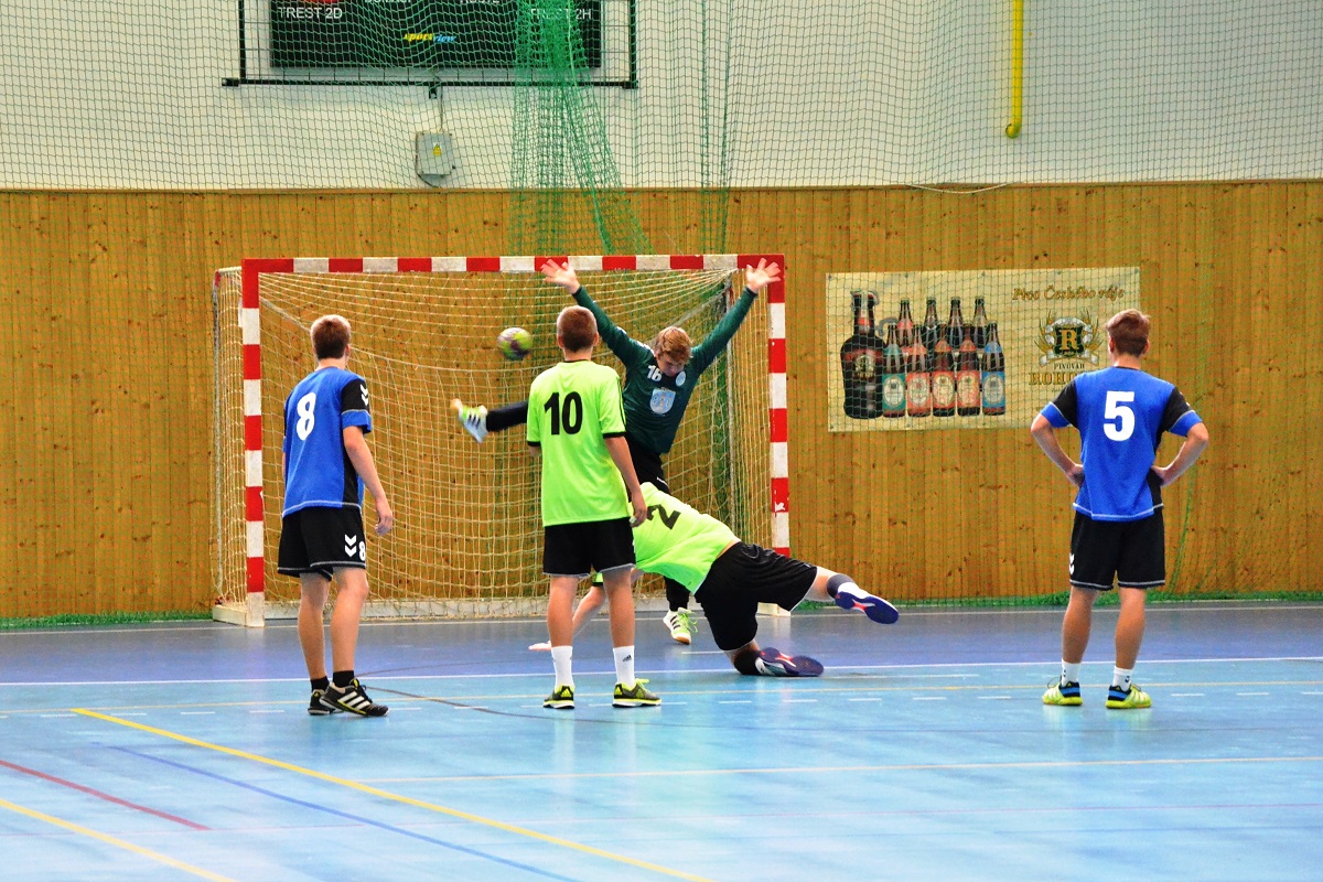 2.kolo II.ligy ml. dorostu: Sokol Bělá - Loko Louny 22:39 (7:19) - fotka 3