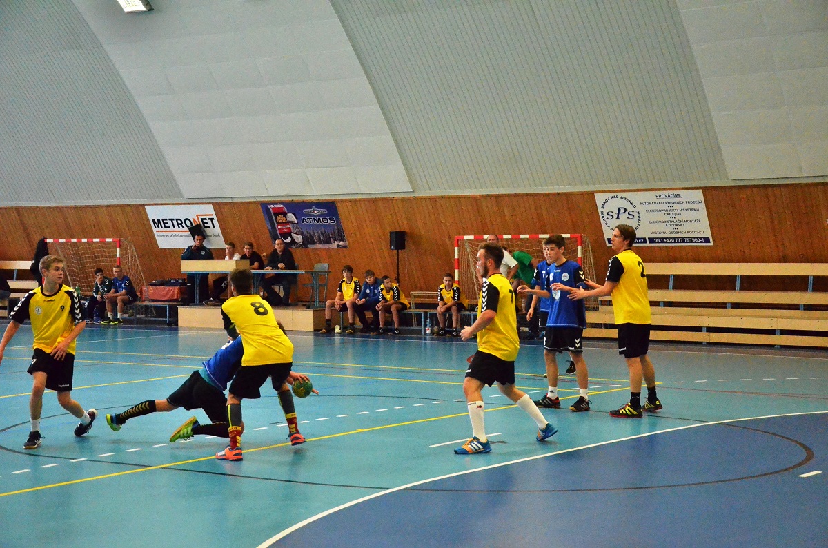 4.kolo II.ligy ml.dorostu: Sokol Bělá - Sparta Kutná Hora 35:34 (20:17) - fotka 3