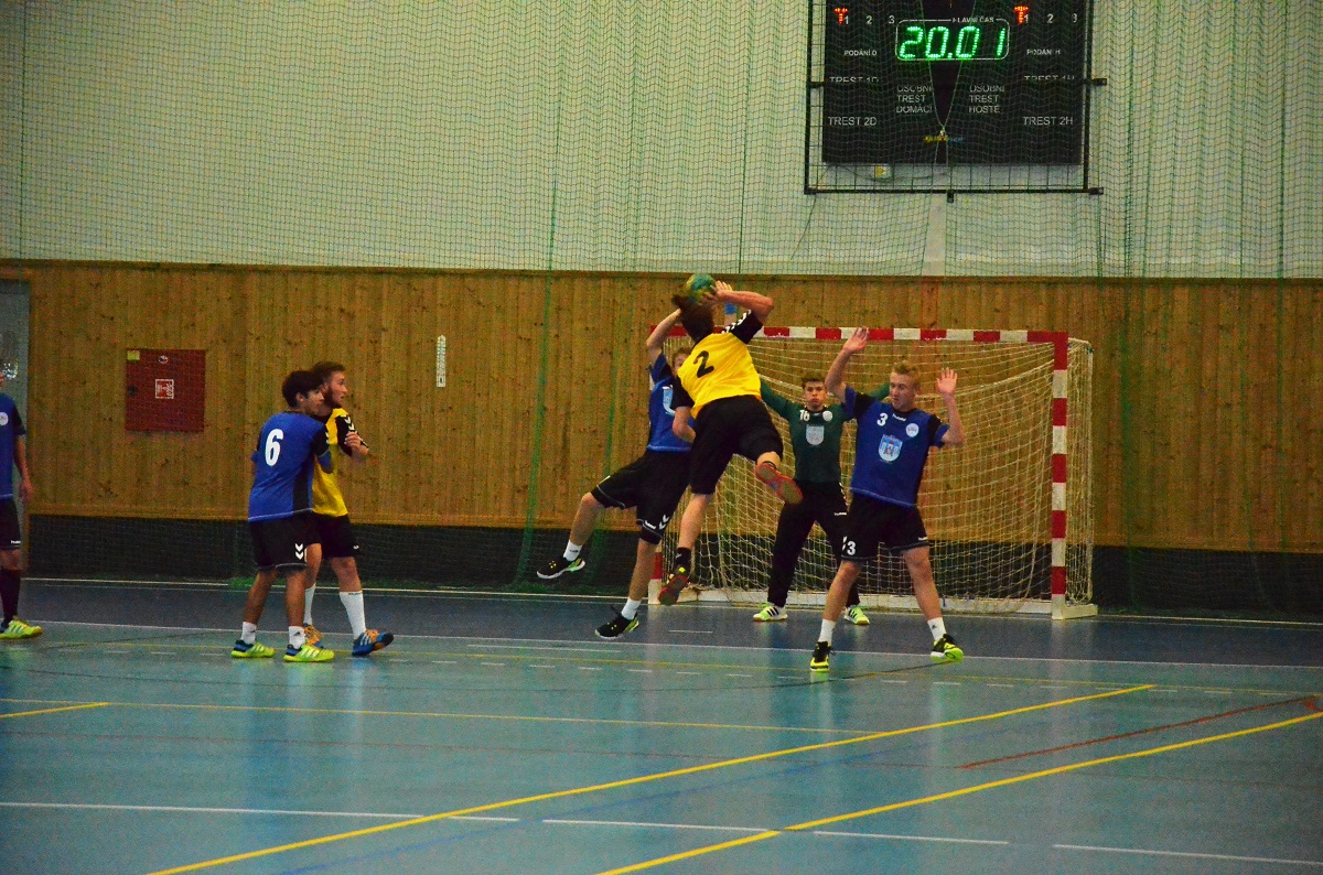 4.kolo II.ligy ml.dorostu: Sokol Bělá - Sparta Kutná Hora 35:34 (20:17) - fotka 7