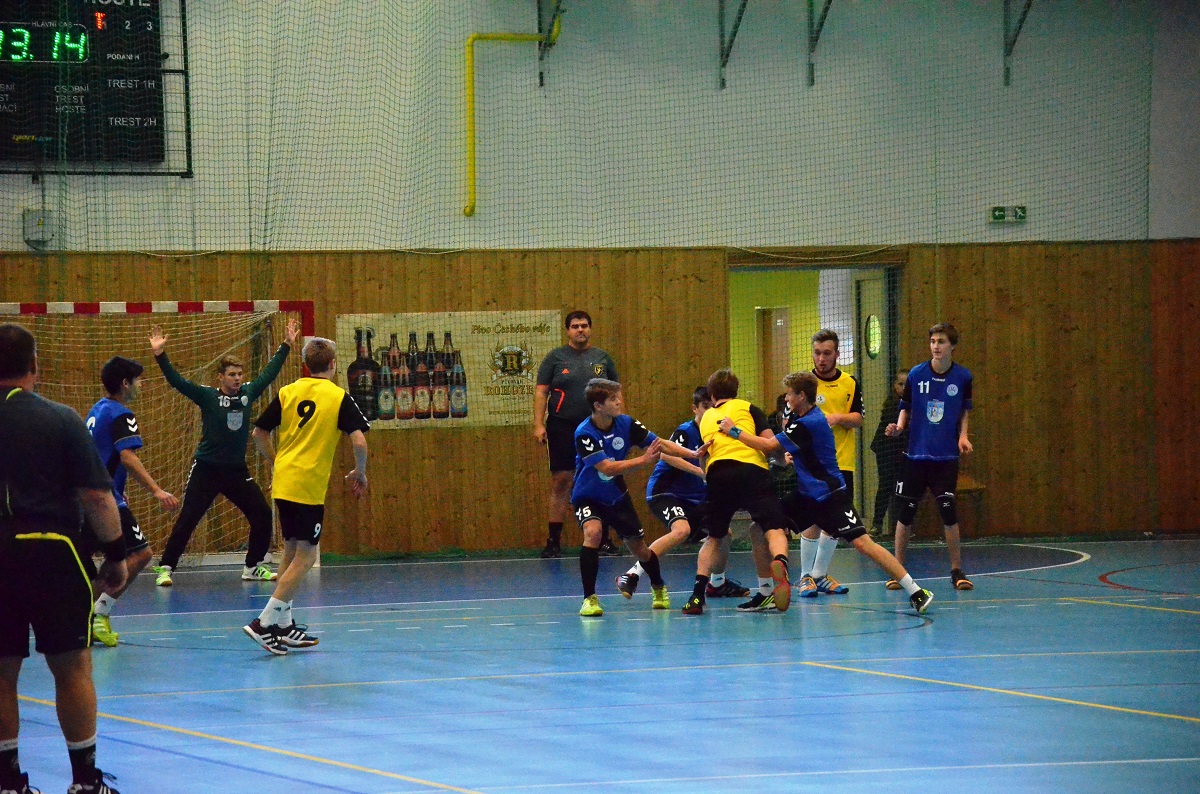 4.kolo II.ligy ml.dorostu: Sokol Bělá - Sparta Kutná Hora 35:34 (20:17) - fotka 8