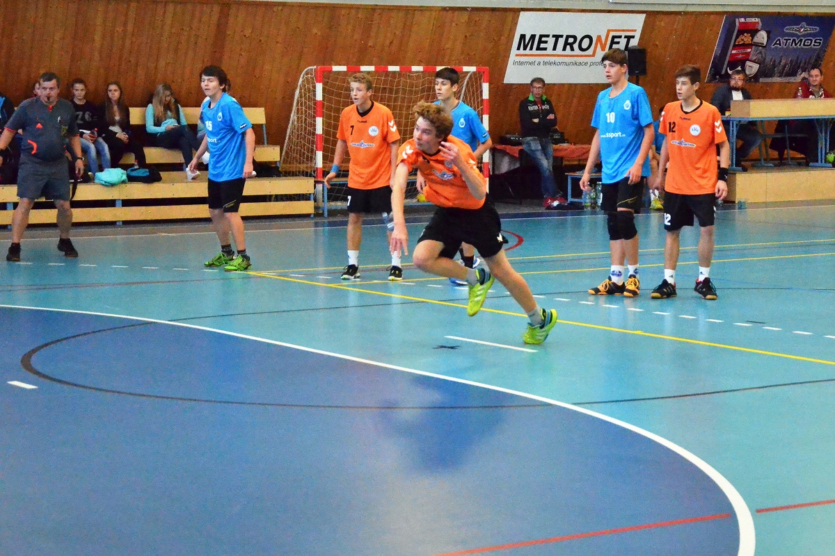 6.kolo II.ligy ml.dorostu: Sokol Bělá - Loko Vršovice 37:13 ( 21:4 ) - fotka 6