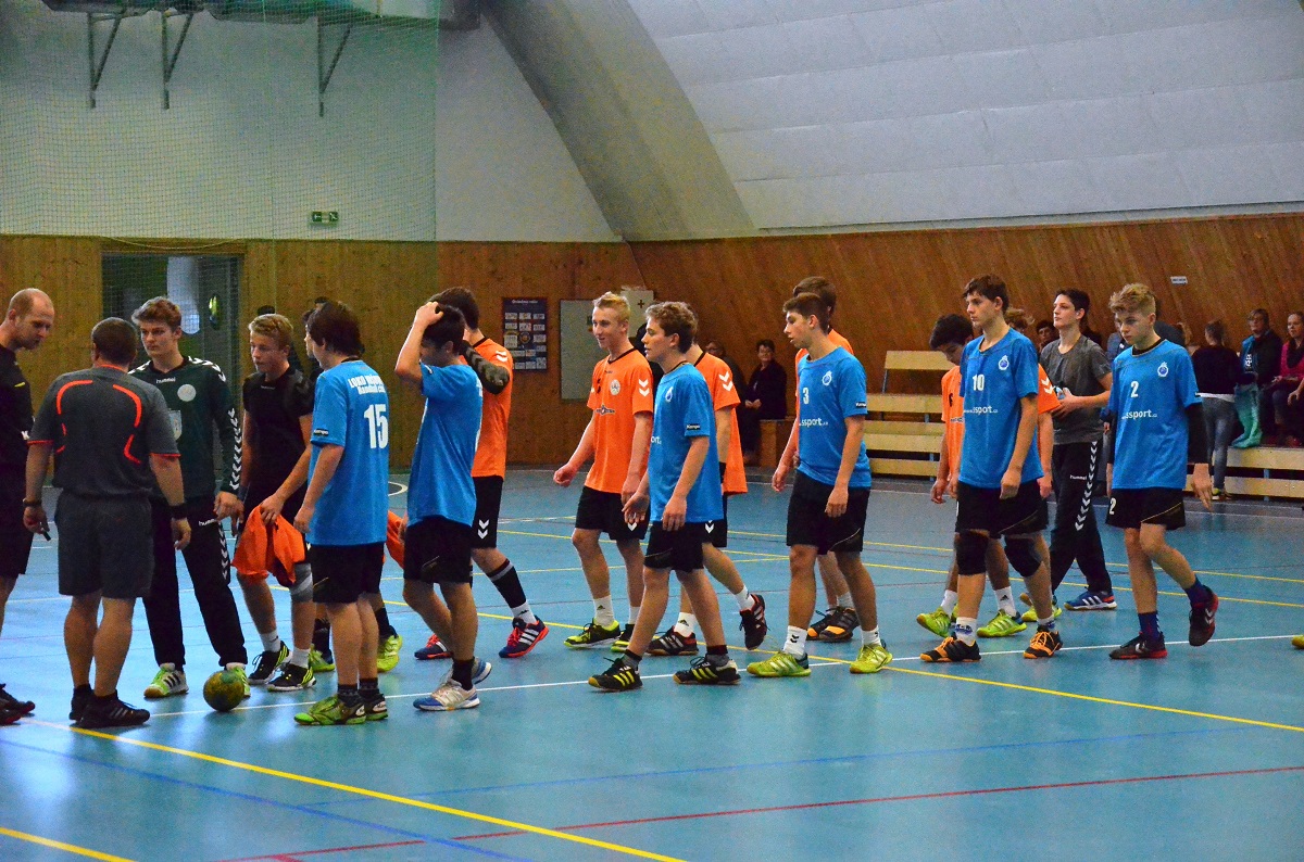 6.kolo II.ligy ml.dorostu: Sokol Bělá - Loko Vršovice 37:13 ( 21:4 ) - fotka 9