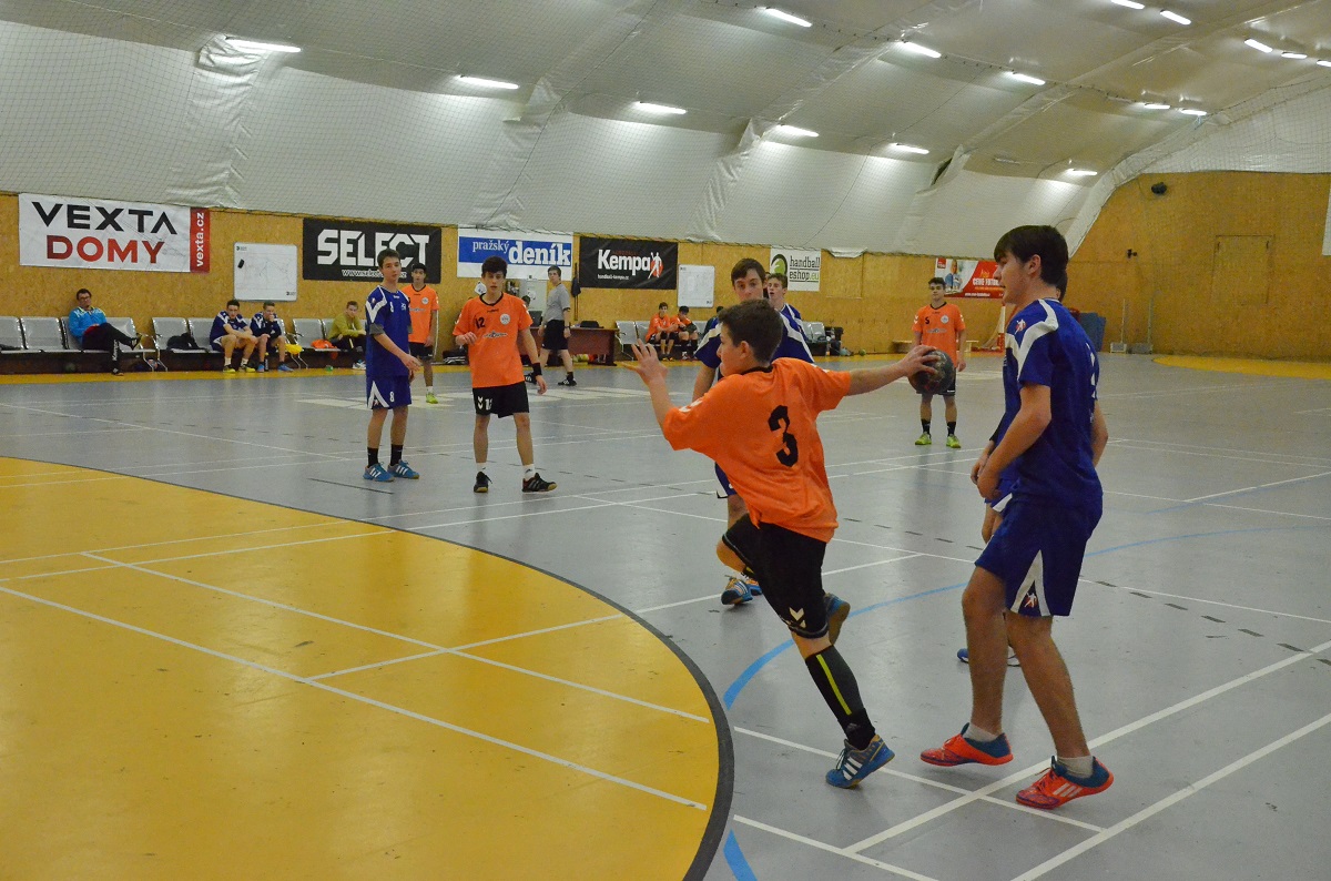 Přípravný turnaj MLD - Sokol Vršovice 24.1. 2016 - fotka 11