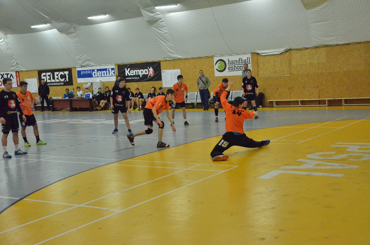 Přípravný turnaj MLD - Sokol Vršovice 24.1. 2016 - fotka 18
