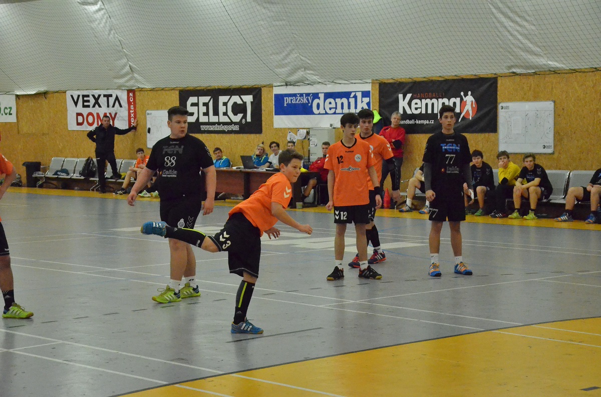 Přípravný turnaj MLD - Sokol Vršovice 24.1. 2016 - fotka 23
