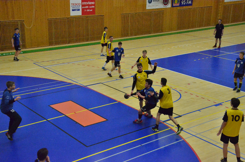 15.kolo II.ligy ml.dorostu: Kutná Hora - Sokol Bělá 30:32 ( 11:18 )  - fotka 10