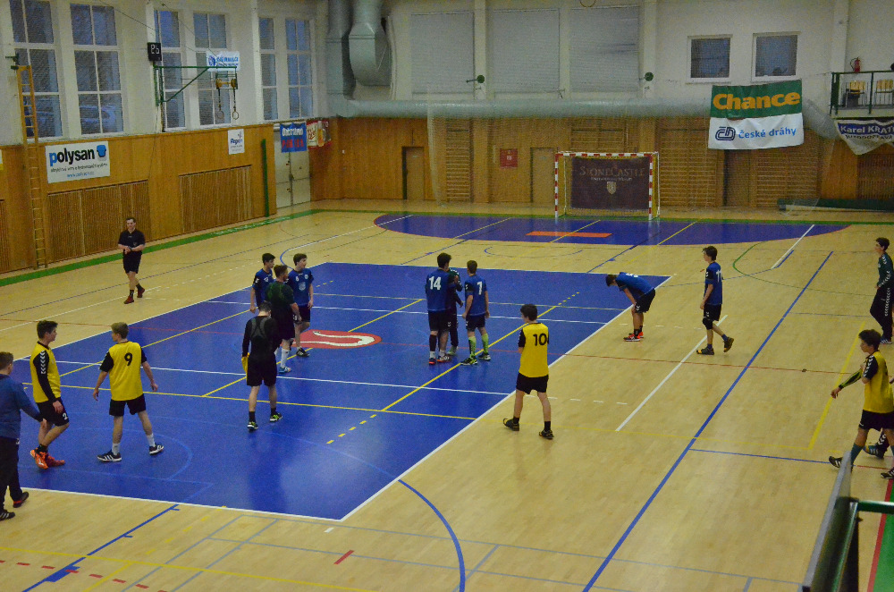 15.kolo II.ligy ml.dorostu: Kutná Hora - Sokol Bělá 30:32 ( 11:18 )  - fotka 11