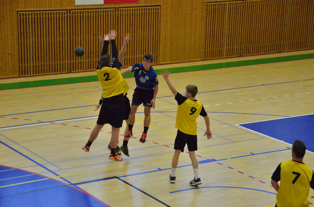 15.kolo II.ligy ml.dorostu: Kutná Hora - Sokol Bělá 30:32 ( 11:18 )  - fotka 6