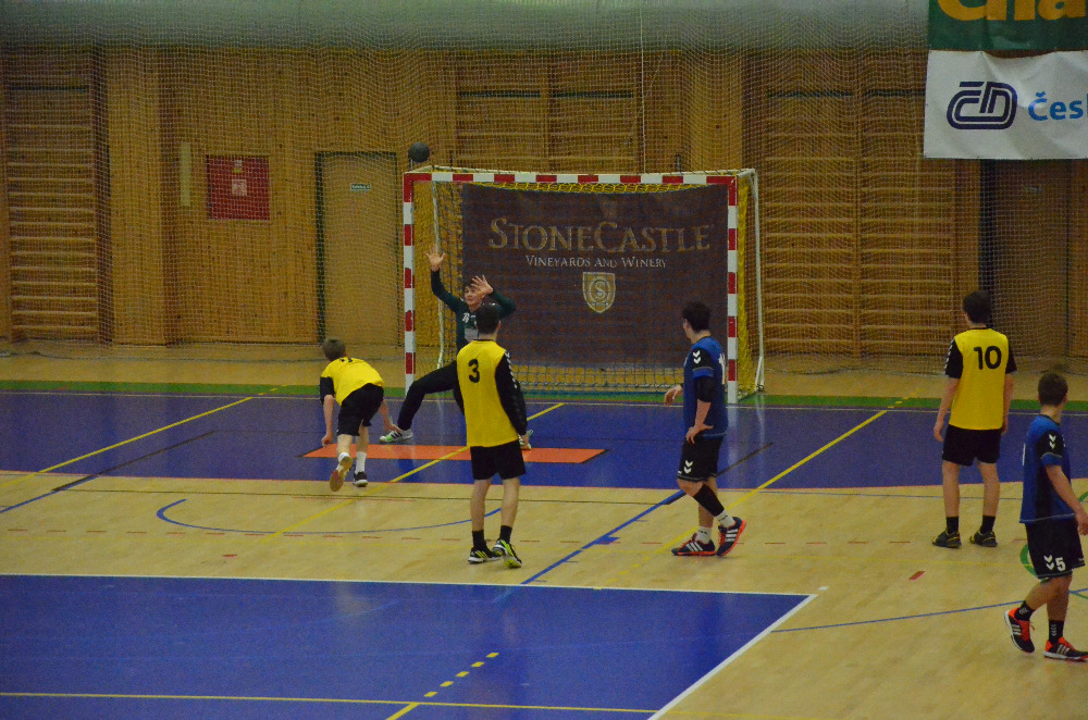 15.kolo II.ligy ml.dorostu: Kutná Hora - Sokol Bělá 30:32 ( 11:18 )  - fotka 8