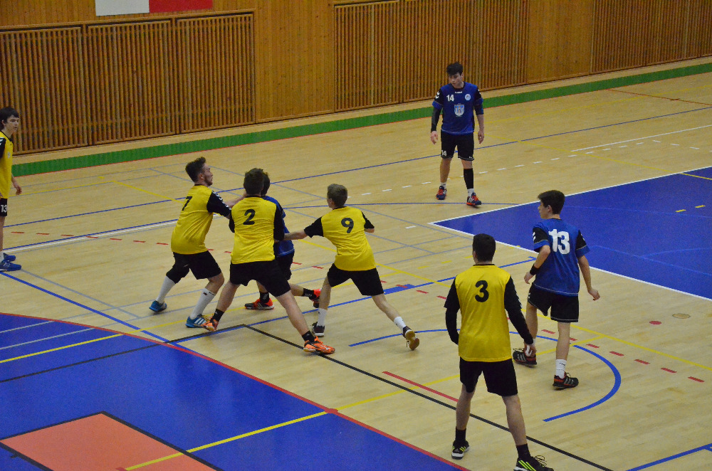 15.kolo II.ligy ml.dorostu: Kutná Hora - Sokol Bělá 30:32 ( 11:18 )  - fotka 9