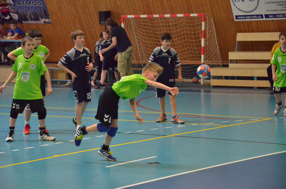 Turnaj minižáků 6+1 Bělá pod Bezdězem 2.4.2016 - fotka 3