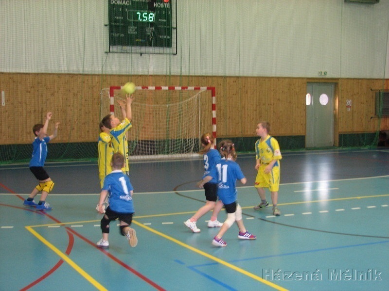 Turnaj přípravek - Bělá pod Bezdězem 3.4. 2016 - fotka 2