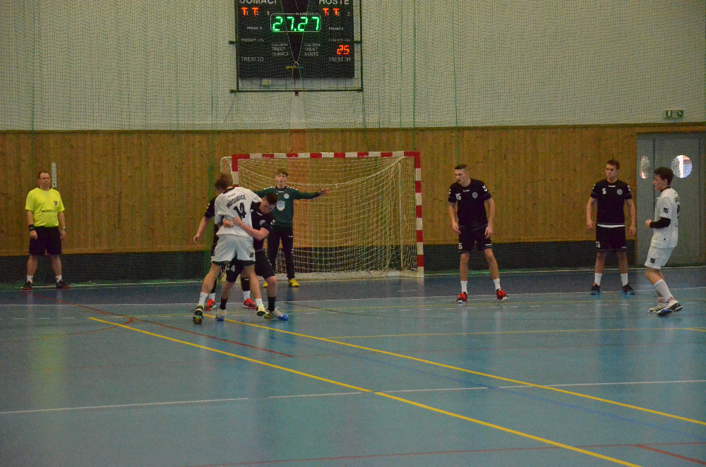 STD 2. liga: Sokol Bělá – 1. HC Pardubice 32:28 (16:13) - fotka 17