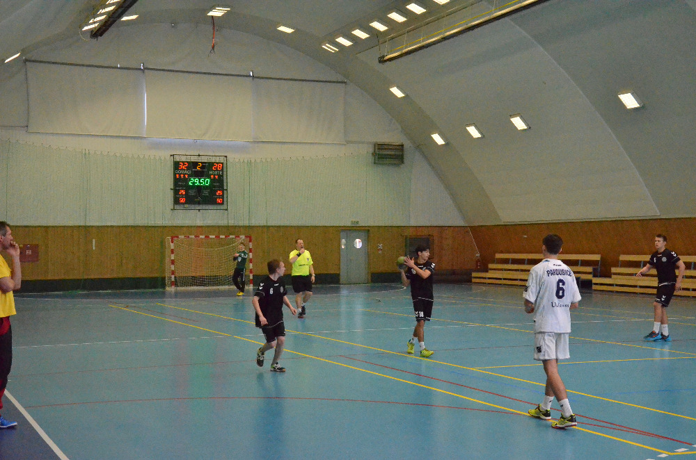 STD 2. liga: Sokol Bělá – 1. HC Pardubice 32:28 (16:13) - fotka 20