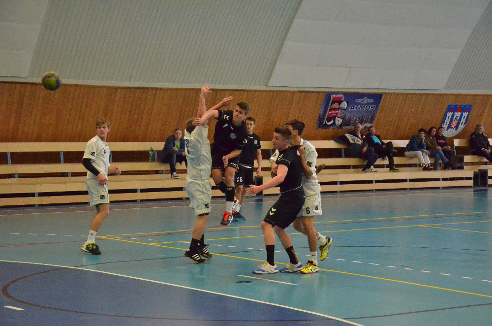 STD 2. liga: Sokol Bělá – 1. HC Pardubice 32:28 (16:13) - fotka 7