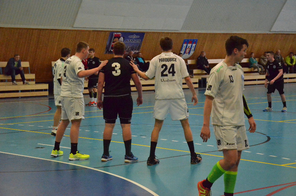 STD 2. liga: Sokol Bělá – 1. HC Pardubice 32:28 (16:13) - fotka 8