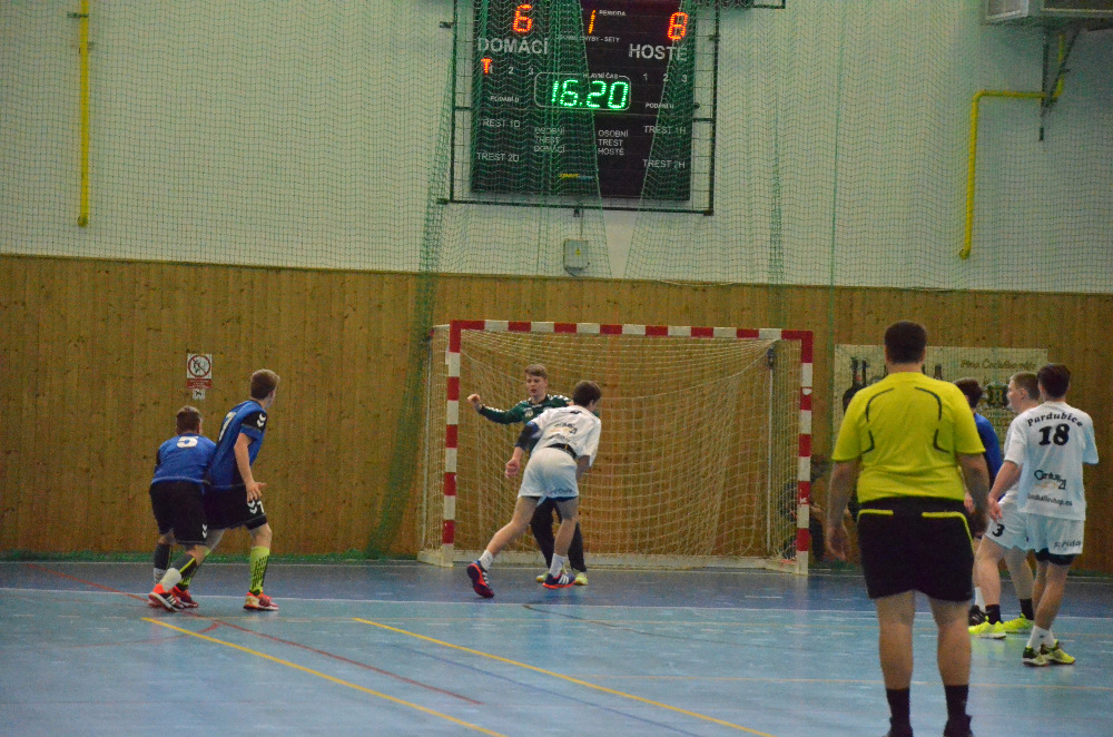 18.kolo II.ligy ml.dorostu: Sokol Bělá - 1.HC Pardubice 25:24 ( 12:11 ) - fotka 6