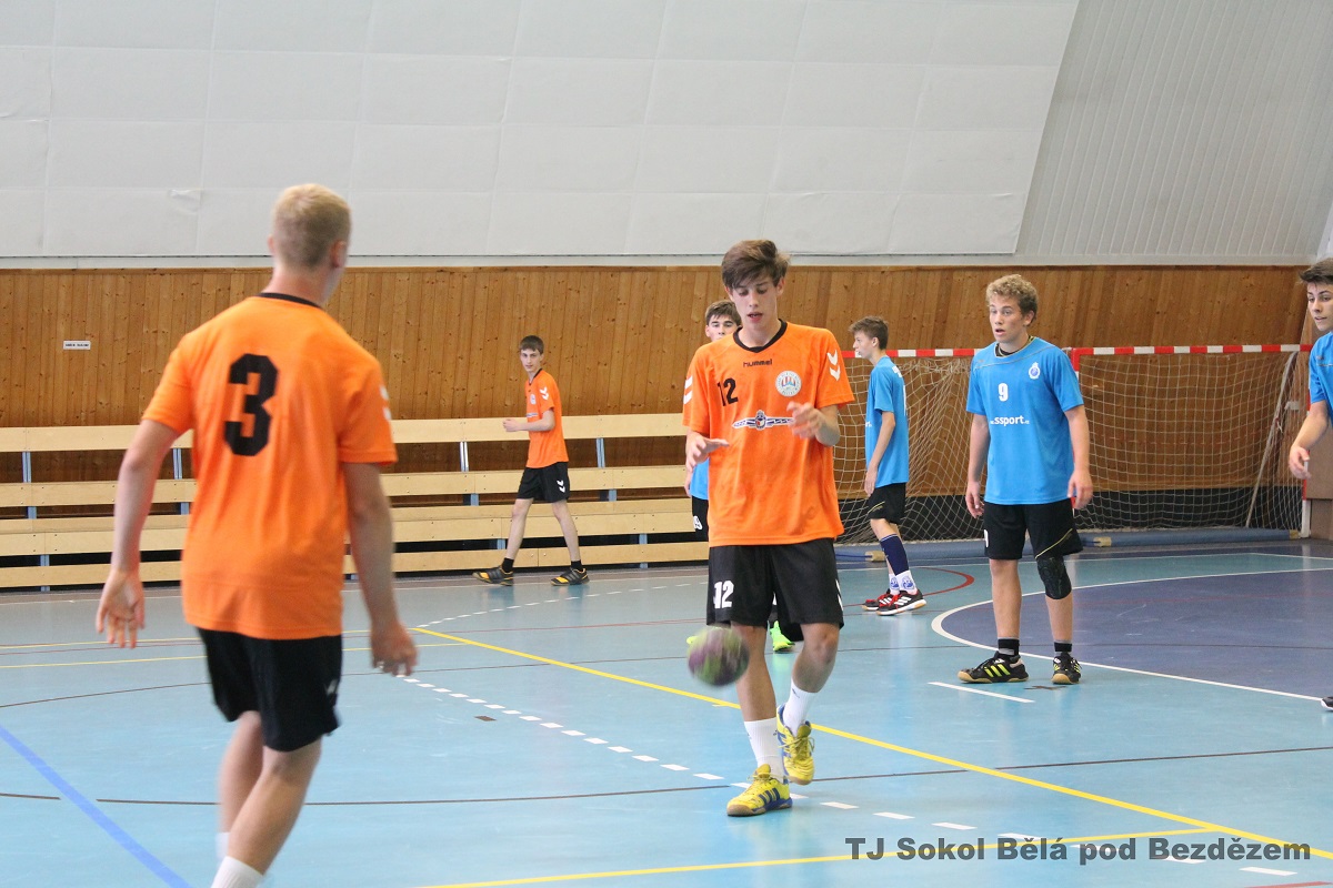 1.kolo II.ligy MLD: Sokol Bělá - Loko Vršovice 35:26 ( 14:12 ) - fotka 11