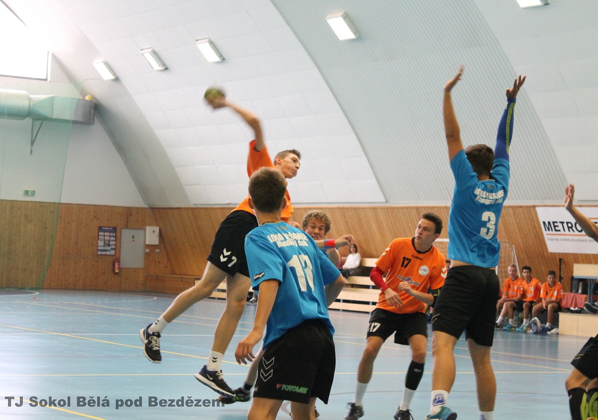 1.kolo II.ligy MLD: Sokol Bělá - Loko Vršovice 35:26 ( 14:12 ) - fotka 3