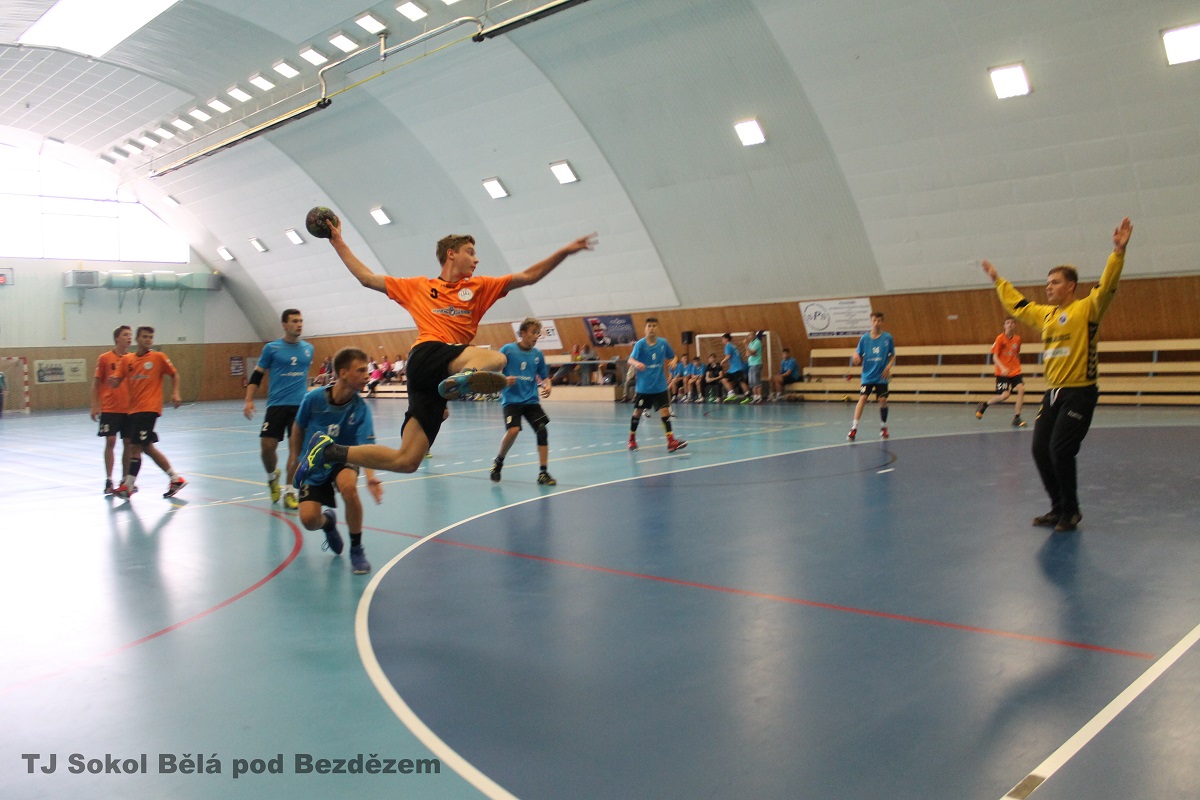 1.kolo II.ligy MLD: Sokol Bělá - Loko Vršovice 35:26 ( 14:12 ) - fotka 5