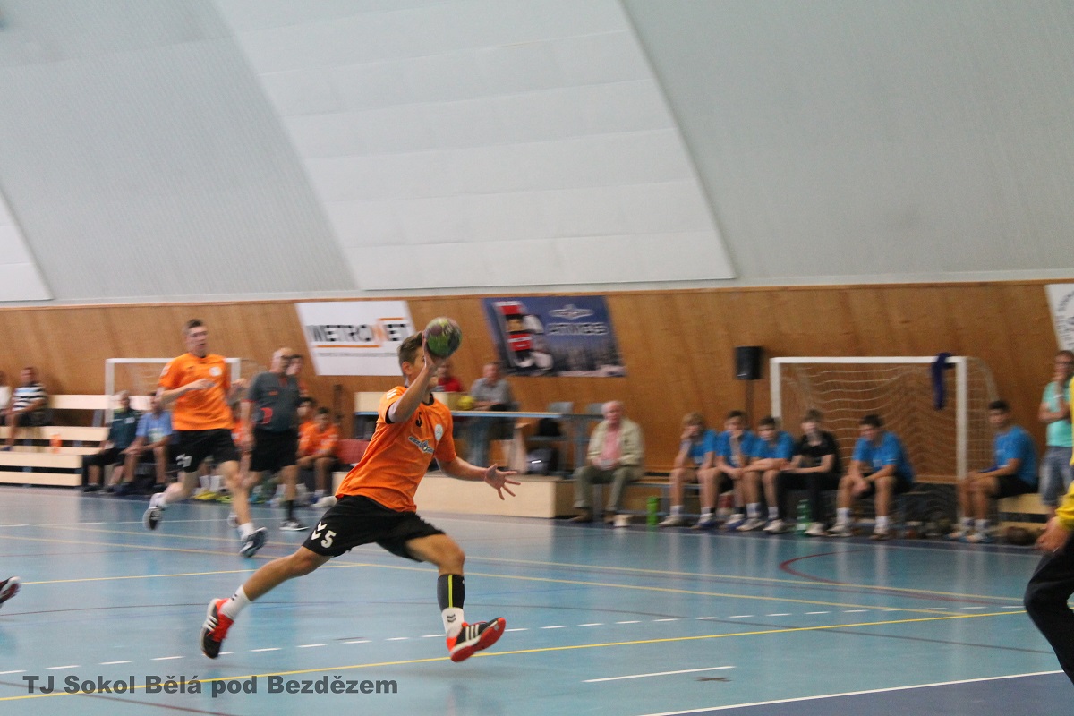 1.kolo II.ligy MLD: Sokol Bělá - Loko Vršovice 35:26 ( 14:12 ) - fotka 7