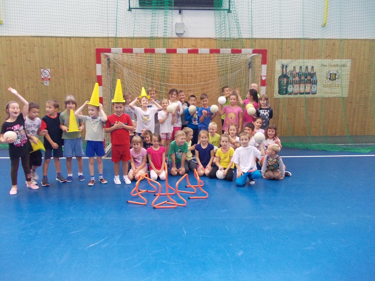 Sportovní dopoledne s házenou - 21.9. - fotka 2