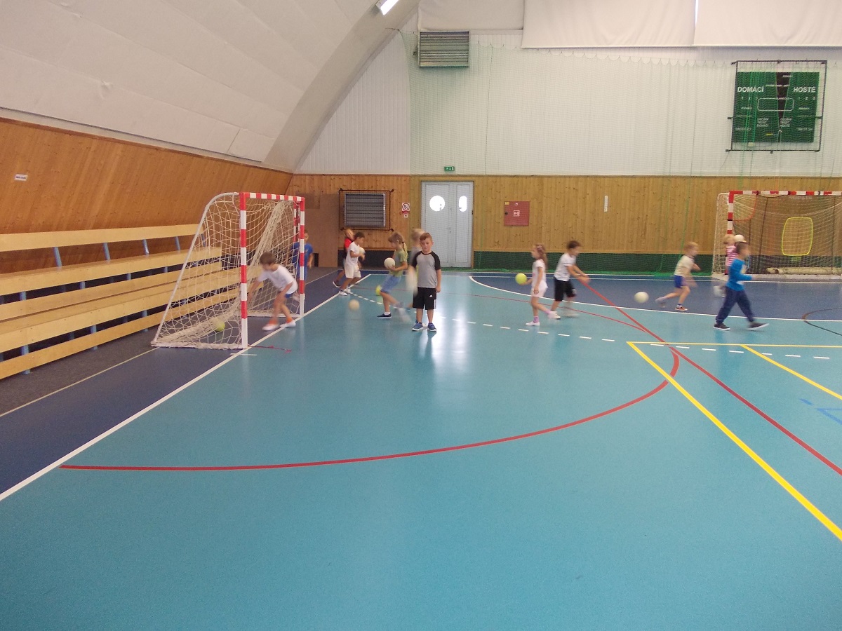 Sportovní dopoledne s házenou - 21.9. - fotka 3