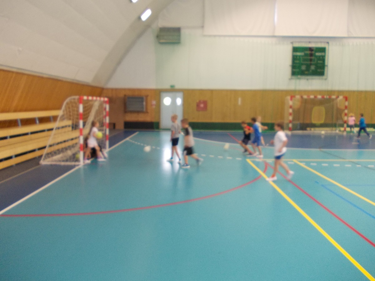Sportovní dopoledne s házenou - 21.9. - fotka 4