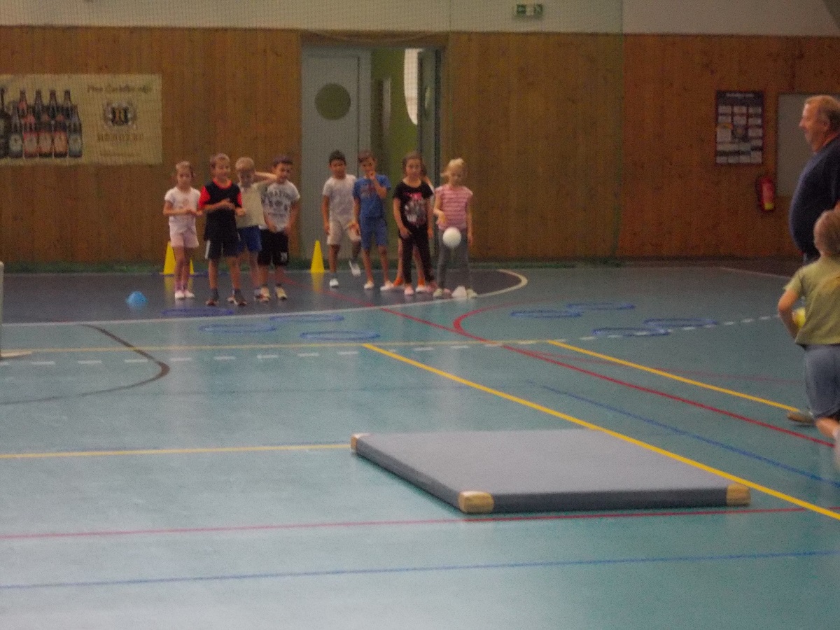 Sportovní dopoledne s házenou - 21.9. - fotka 5