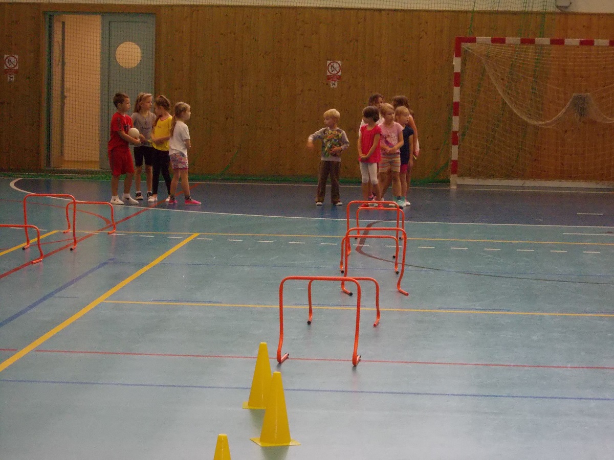 Sportovní dopoledne s házenou - 21.9. - fotka 6