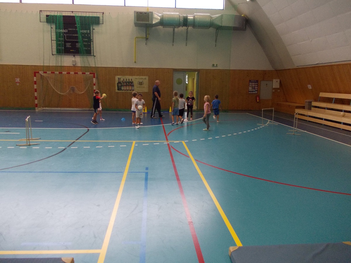 Sportovní dopoledne s házenou - 21.9. - fotka 9