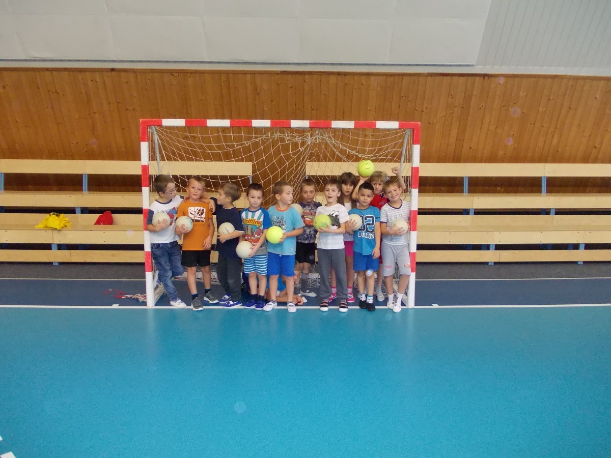 Sportovní dopoledne s házenou - fotka 2