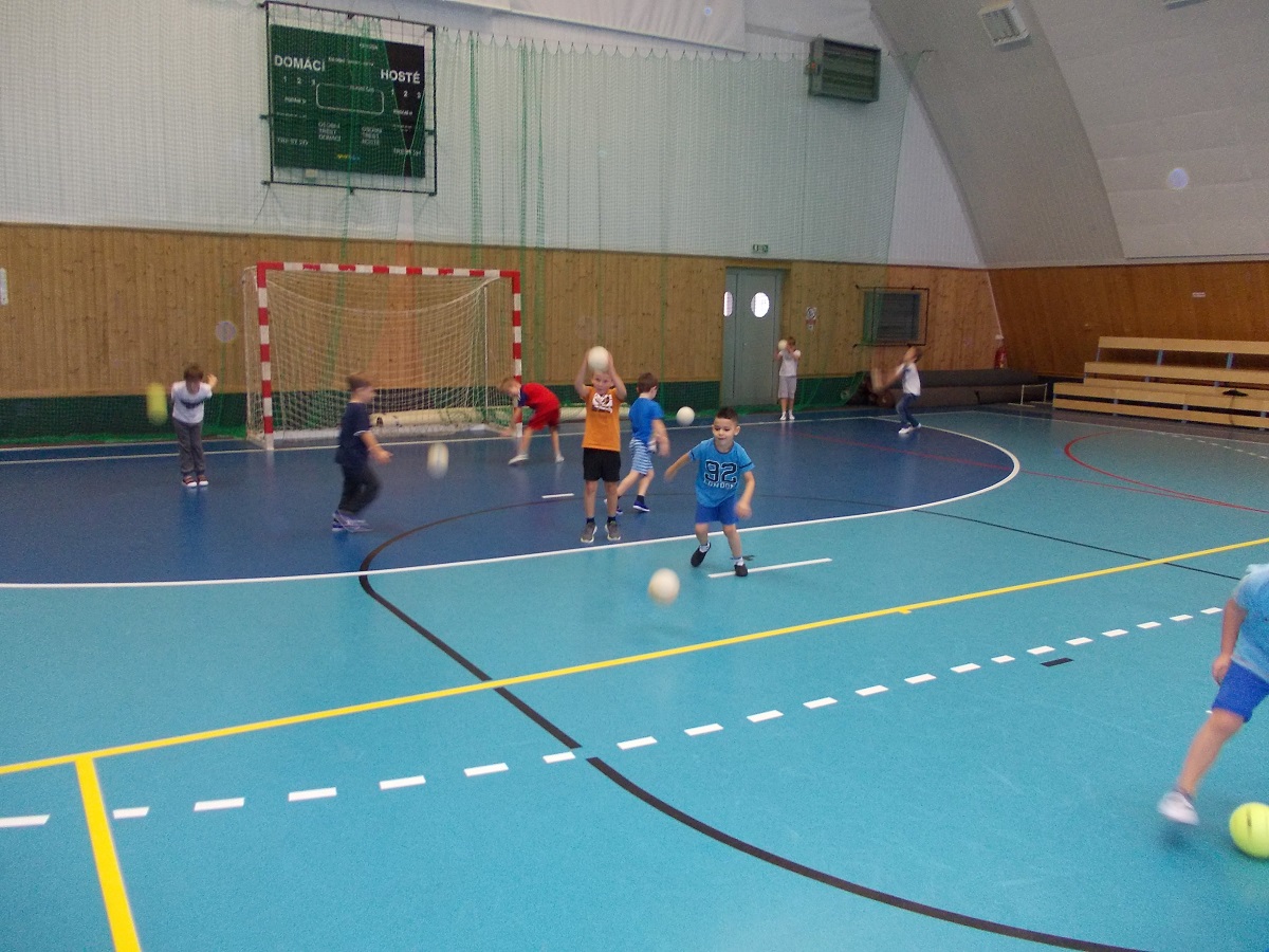 Sportovní dopoledne s házenou - fotka 4