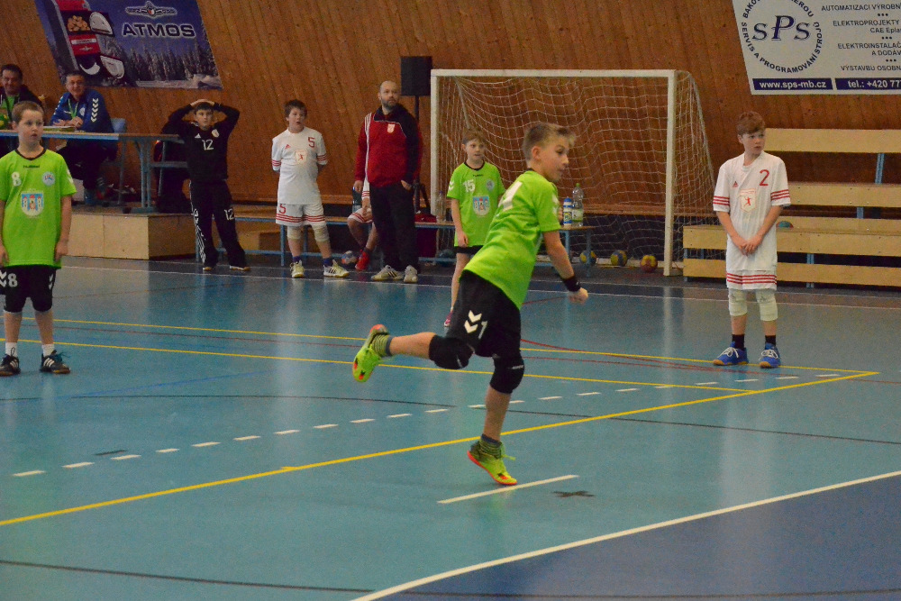 Turnaj ml.ž. Bělá pod Bezdězem 13.11.2016 - fotka 4