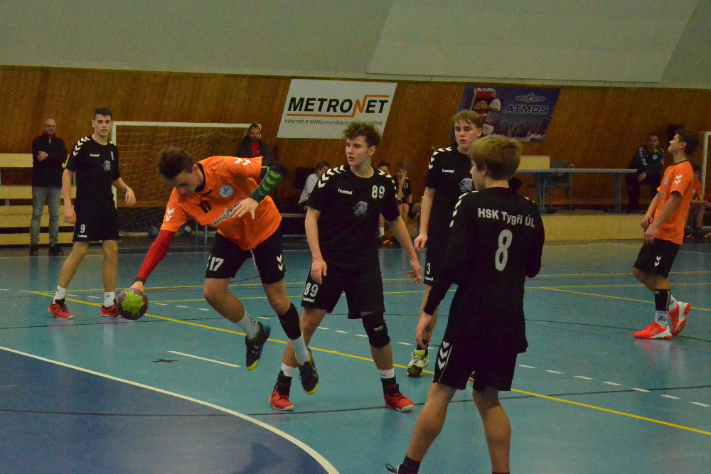 8.kolo II.ligy MLD: Sokol Bělá - HSK Tygři Ústí n.L. 38:27 ( 19:14 ) - fotka 16