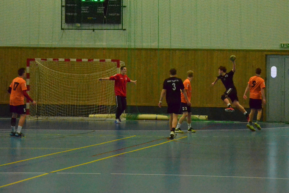 8.kolo II.ligy MLD: Sokol Bělá - HSK Tygři Ústí n.L. 38:27 ( 19:14 ) - fotka 17