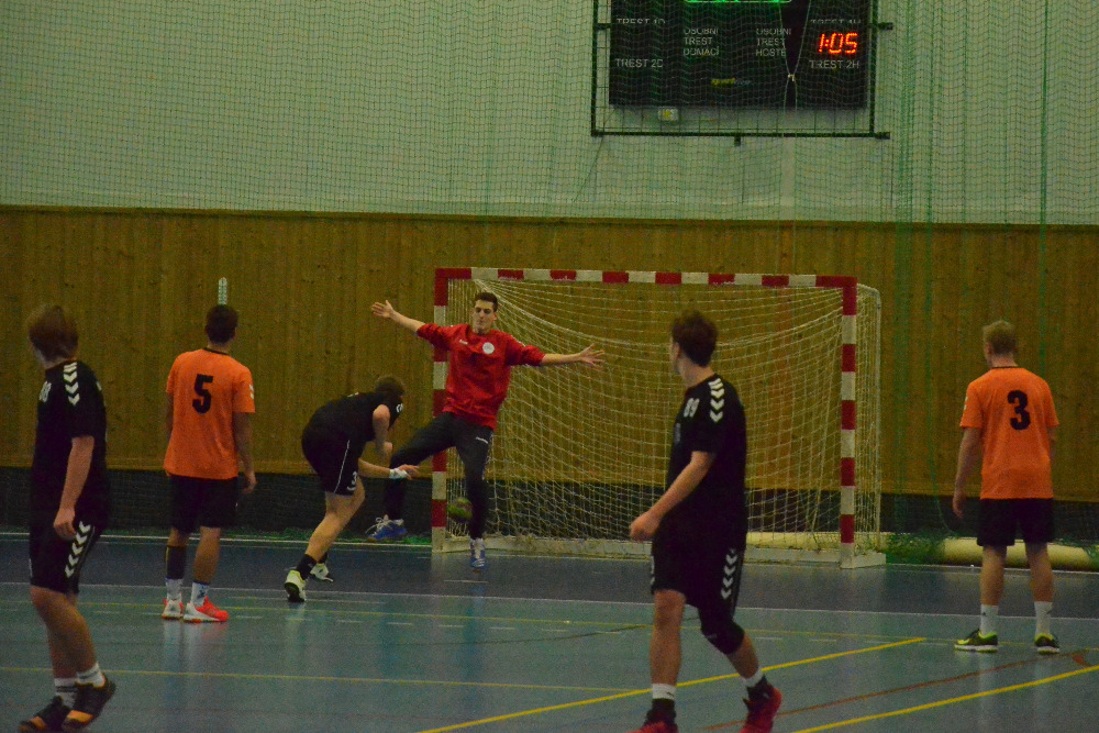 8.kolo II.ligy MLD: Sokol Bělá - HSK Tygři Ústí n.L. 38:27 ( 19:14 ) - fotka 18