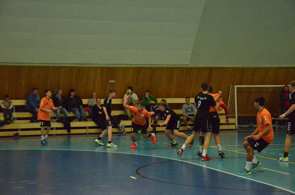 8.kolo II.ligy MLD: Sokol Bělá - HSK Tygři Ústí n.L. 38:27 ( 19:14 ) - fotka 19