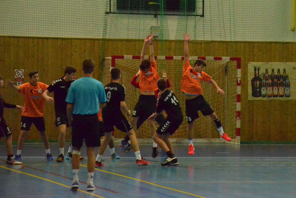 8.kolo II.ligy MLD: Sokol Bělá - HSK Tygři Ústí n.L. 38:27 ( 19:14 ) - fotka 3