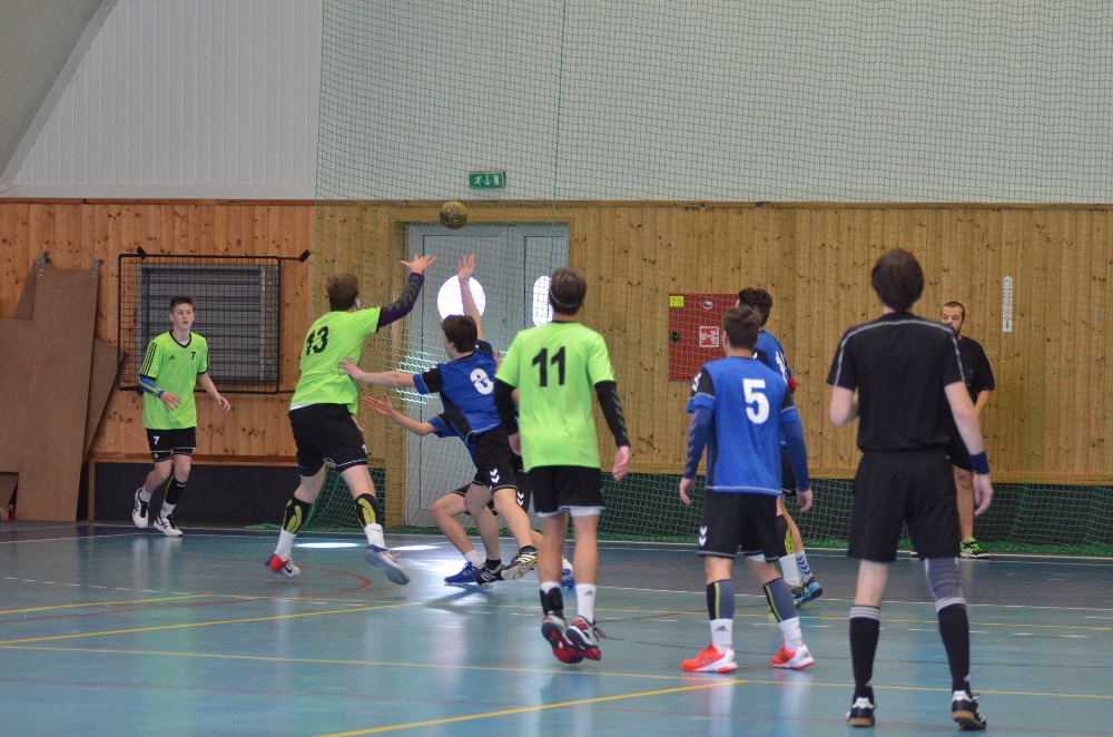 13.kolo II.ligy MLD: Sokol Bělá - Loko Louny 27:34 ( 13:19 ) - fotka 10