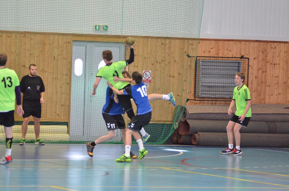 13.kolo II.ligy MLD: Sokol Bělá - Loko Louny 27:34 ( 13:19 ) - fotka 14