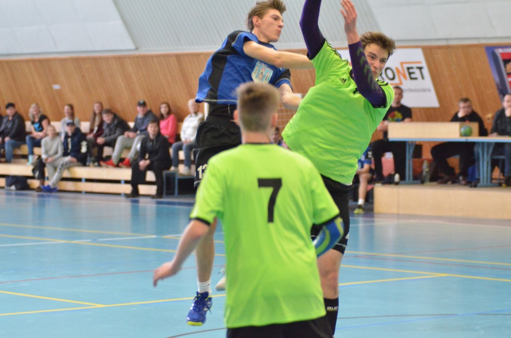 13.kolo II.ligy MLD: Sokol Bělá - Loko Louny 27:34 ( 13:19 ) - fotka 6