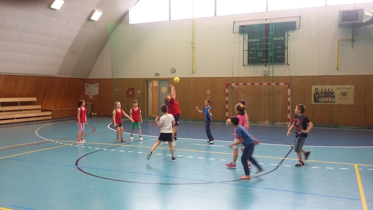 Sportovní dopoledne s házenou - 8.3. 2017 - fotka 2