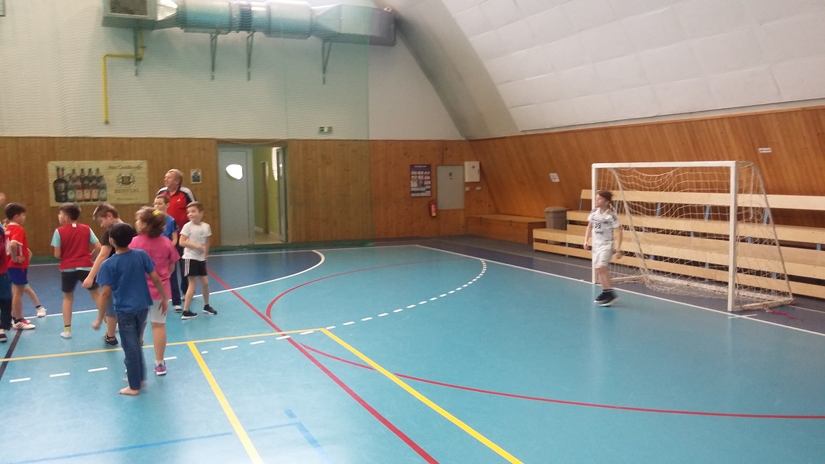 Sportovní dopoledne s házenou - 8.3. 2017 - fotka 4