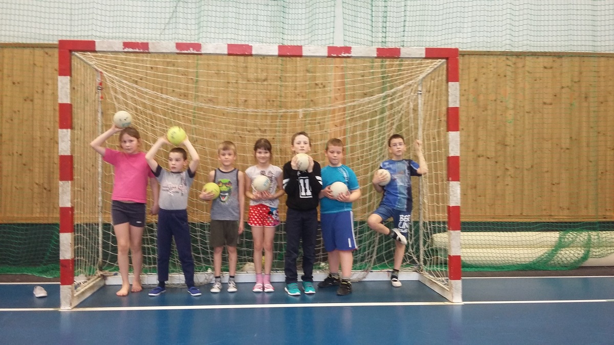 Sportovní dopoledne s házenou - 8.3. 2017 - fotka 6