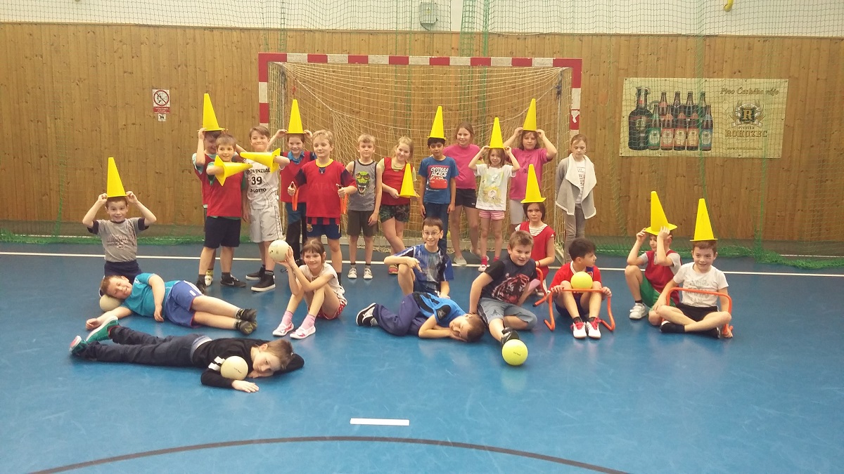 Sportovní dopoledne s házenou - 8.3. 2017 - fotka 8