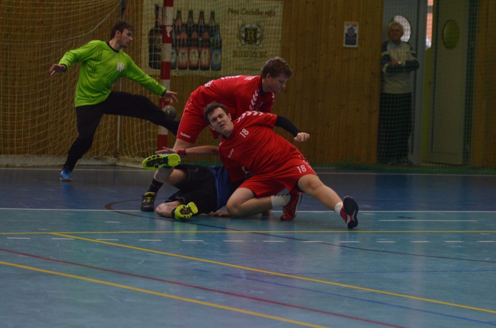 15.kolo II.ligy MLD: Sokol Bělá - TJ Náchod 32:26 ( 15:13 ) - fotka 19