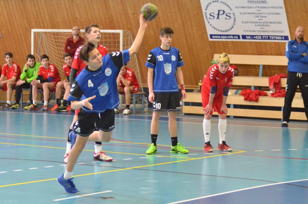 15.kolo II.ligy MLD: Sokol Bělá - TJ Náchod 32:26 ( 15:13 ) - fotka 4